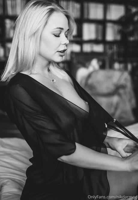 Nacktes geleaktes OnlyFans-Foto von Darnikmod