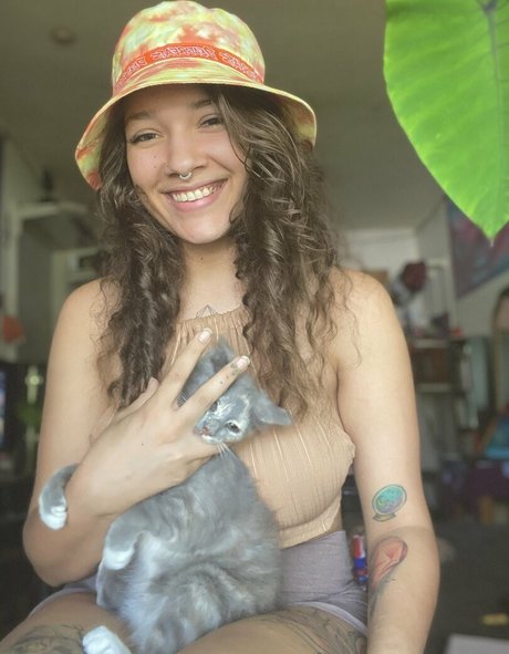 Nacktes geleaktes OnlyFans-Foto von Rainbownymph