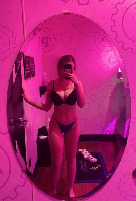 Nacktes geleaktes OnlyFans-Foto von Zaraczellmer