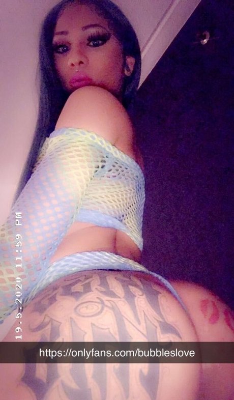 Nacktes geleaktes OnlyFans-Foto von Ts Bubbles