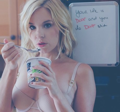 Nacktes geleaktes OnlyFans-Foto von Brea Grant