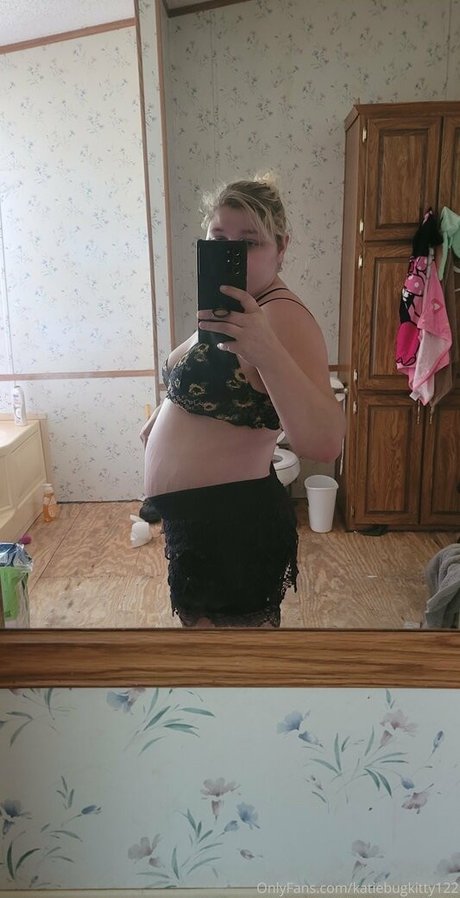 Katiebugkitty122