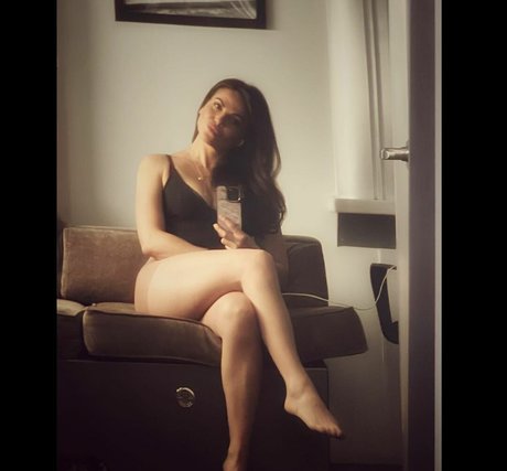 Nacktes geleaktes OnlyFans-Foto von Lana Parilla