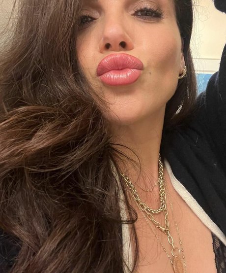 Nacktes geleaktes OnlyFans-Foto von Lana Parilla
