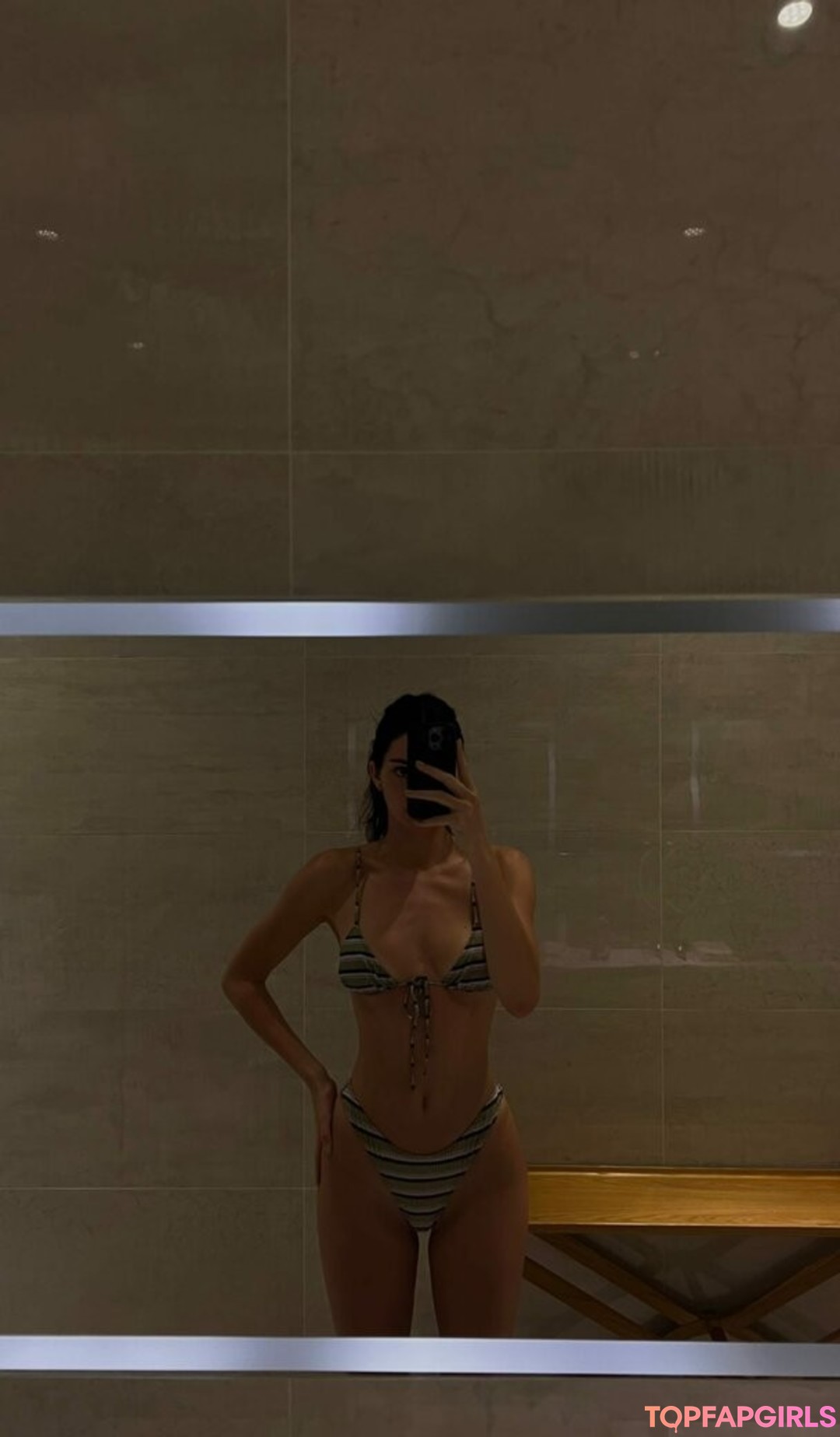 Nacktes geleaktes OnlyFans-Foto von Kendall Jenner #1789