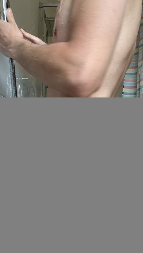 Nacktes geleaktes OnlyFans-Foto von Theerealmrbig