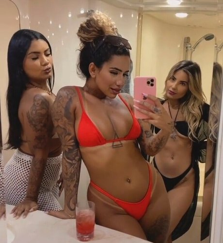 Nacktes geleaktes OnlyFans-Foto von Muito Linda