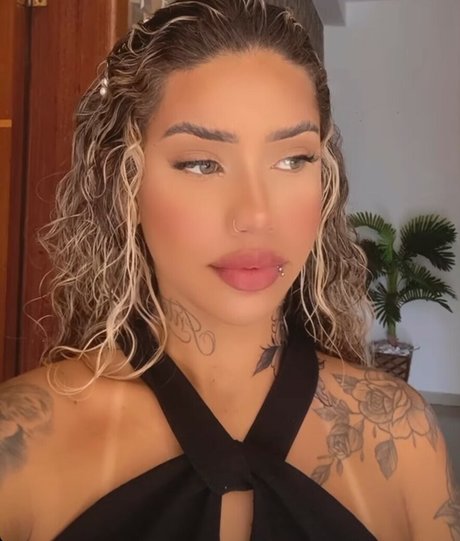 Nacktes geleaktes OnlyFans-Foto von Muito Linda