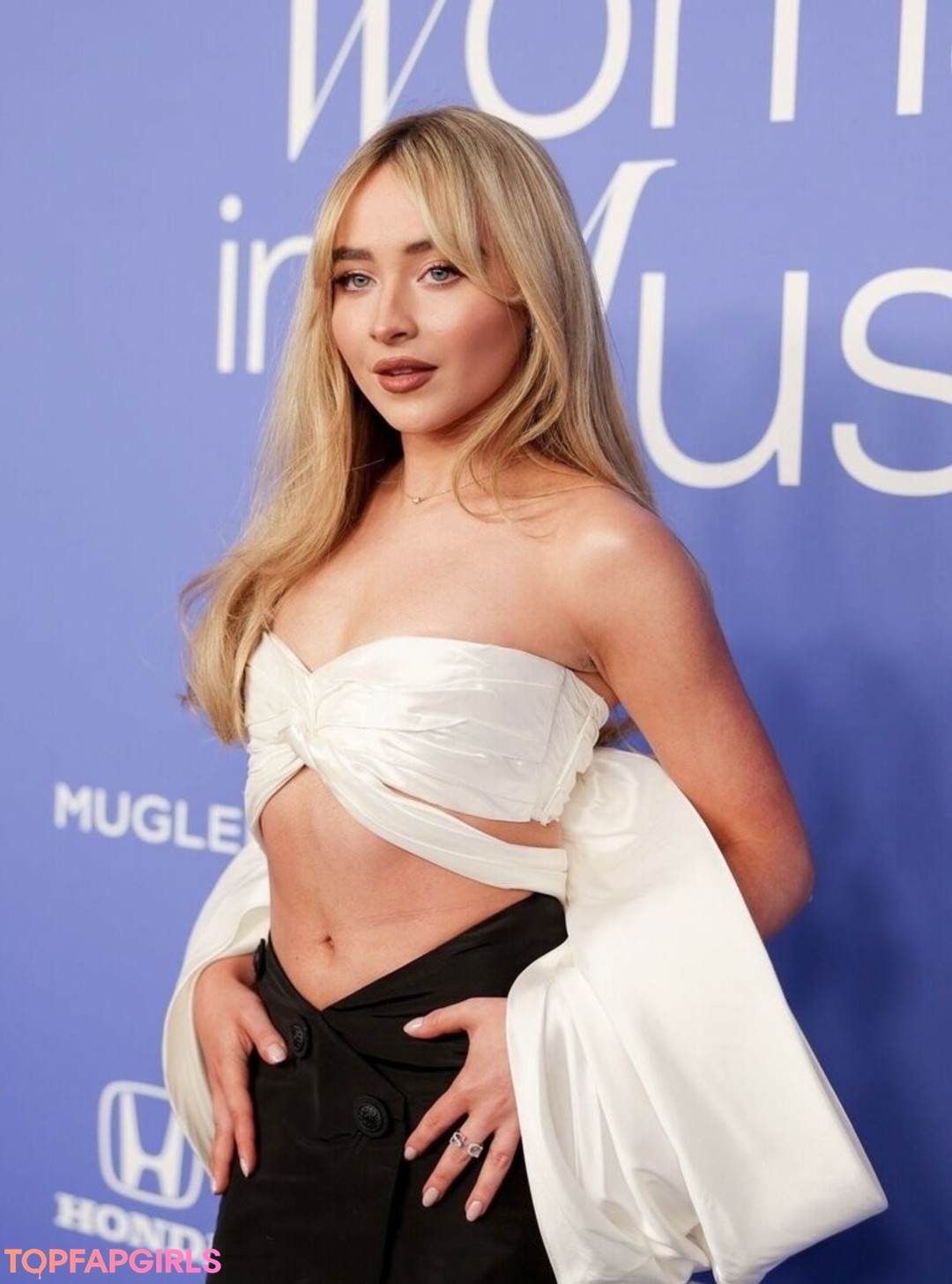 Nacktes geleaktes OnlyFans-Foto von Sabrina Carpenter #1063