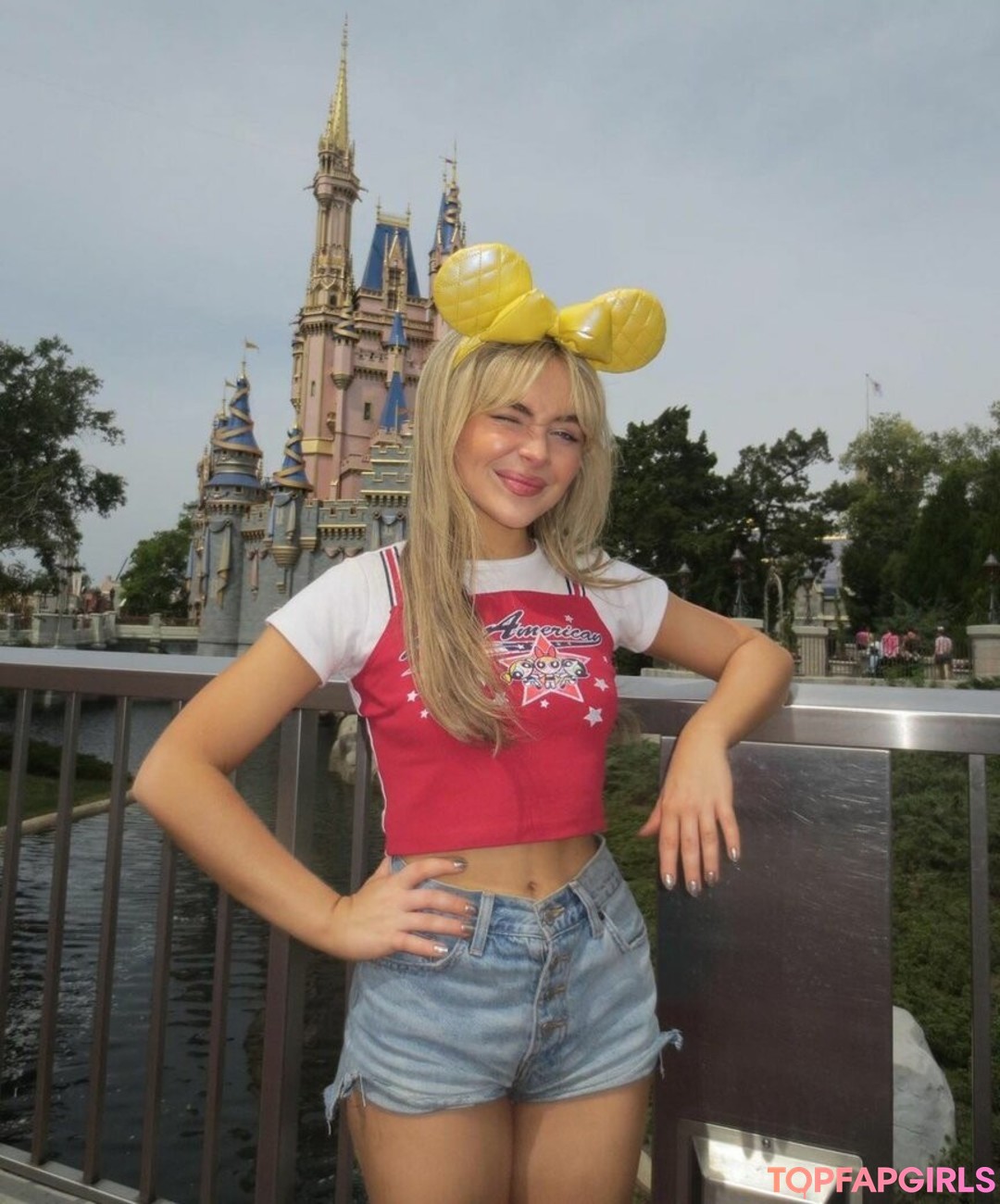 Nacktes geleaktes OnlyFans-Foto von Sabrina Carpenter #1142