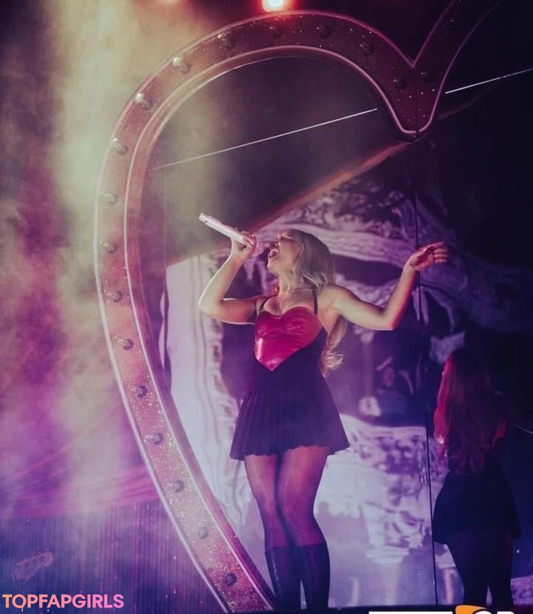 Nacktes geleaktes OnlyFans-Foto von Sabrina Carpenter #1386