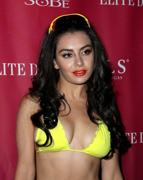 Nacktes geleaktes OnlyFans-Foto von Charli Xcx