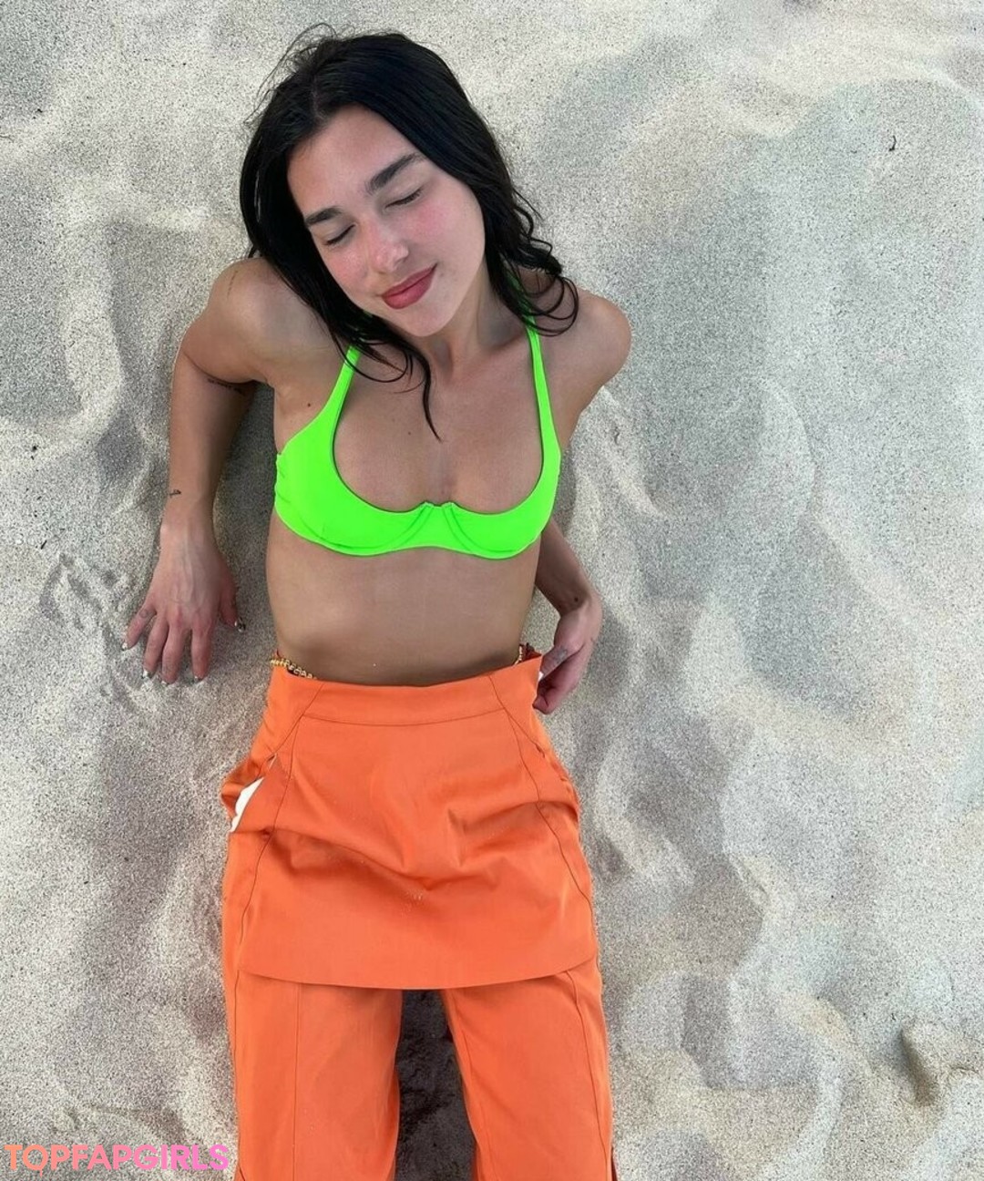 Nacktes geleaktes OnlyFans-Foto von Dua Lipa #1037
