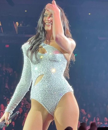 Nacktes geleaktes OnlyFans-Foto von Dua Lipa
