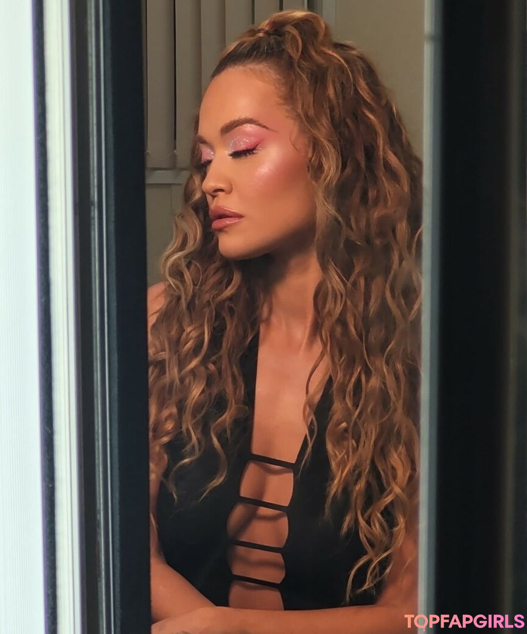 Nacktes geleaktes OnlyFans-Foto von Rita Ora #1382