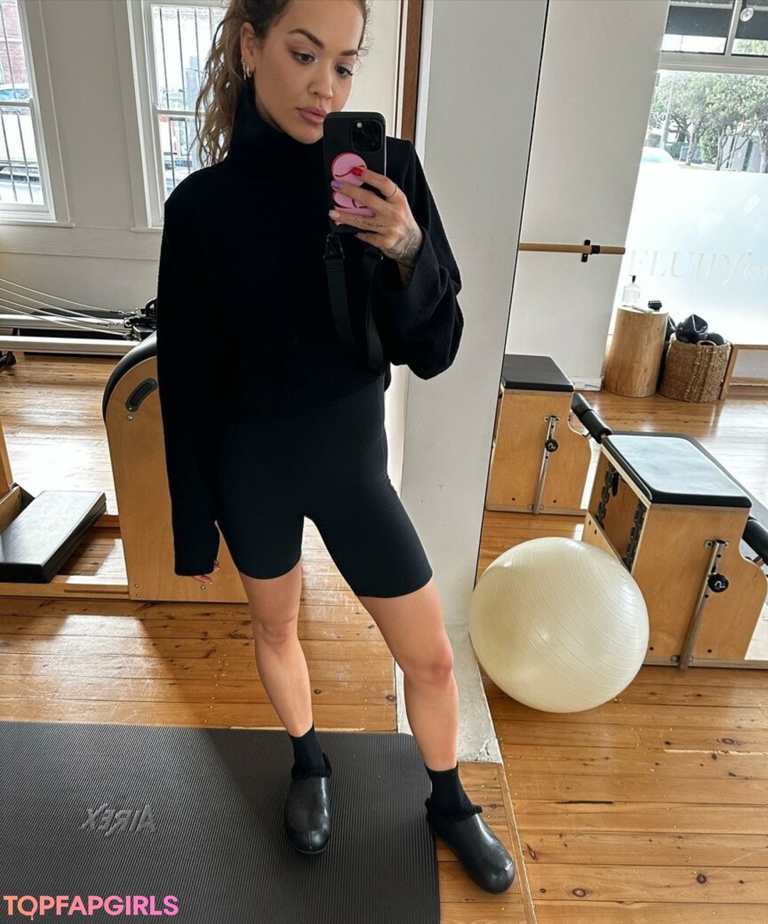 Nacktes geleaktes OnlyFans-Foto von Rita Ora #1608