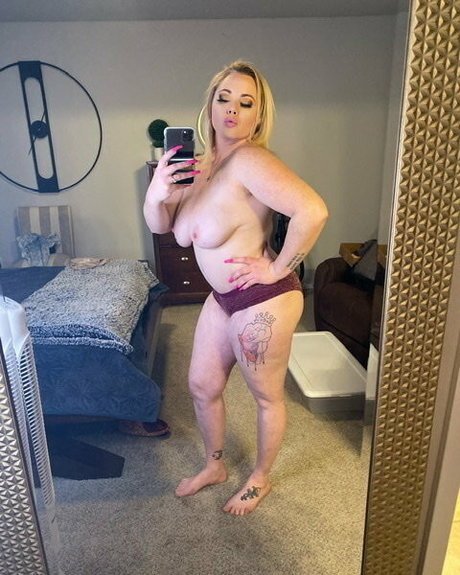 Nacktes geleaktes OnlyFans-Foto von Katrinathicc