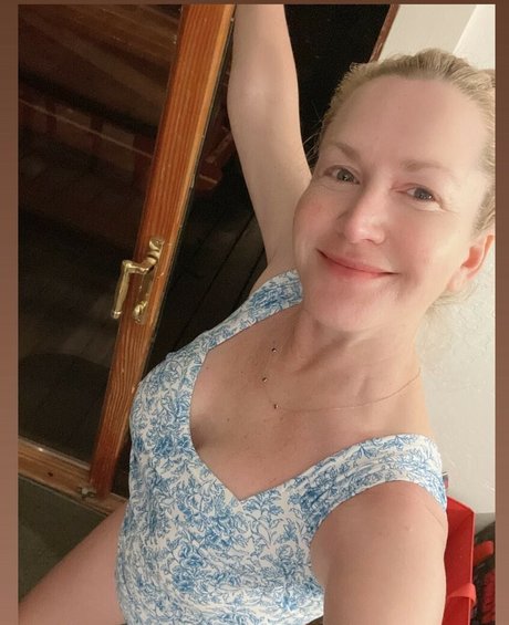 Nacktes geleaktes OnlyFans-Foto von Angela Kinsey