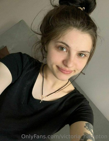 Victoria_hampton