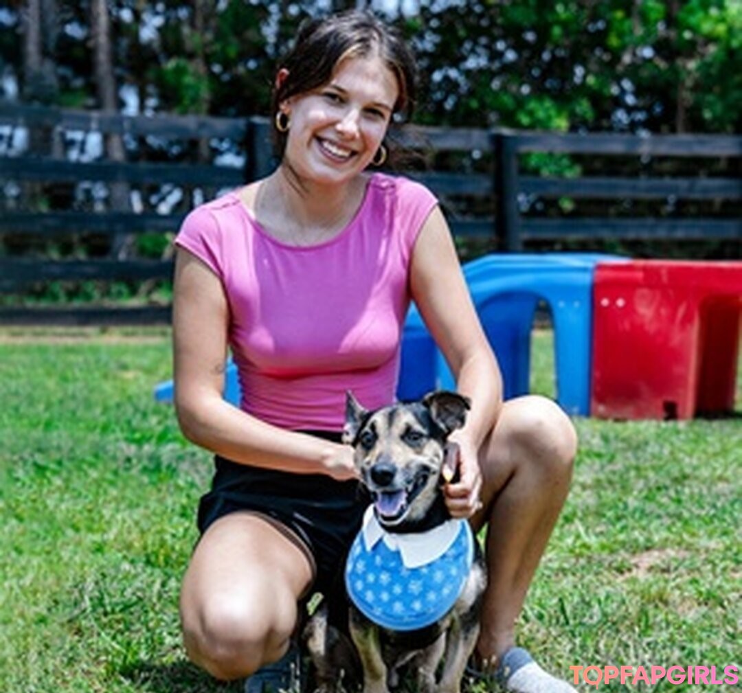 Nacktes geleaktes OnlyFans-Foto von Millie Bobby Brown #1225