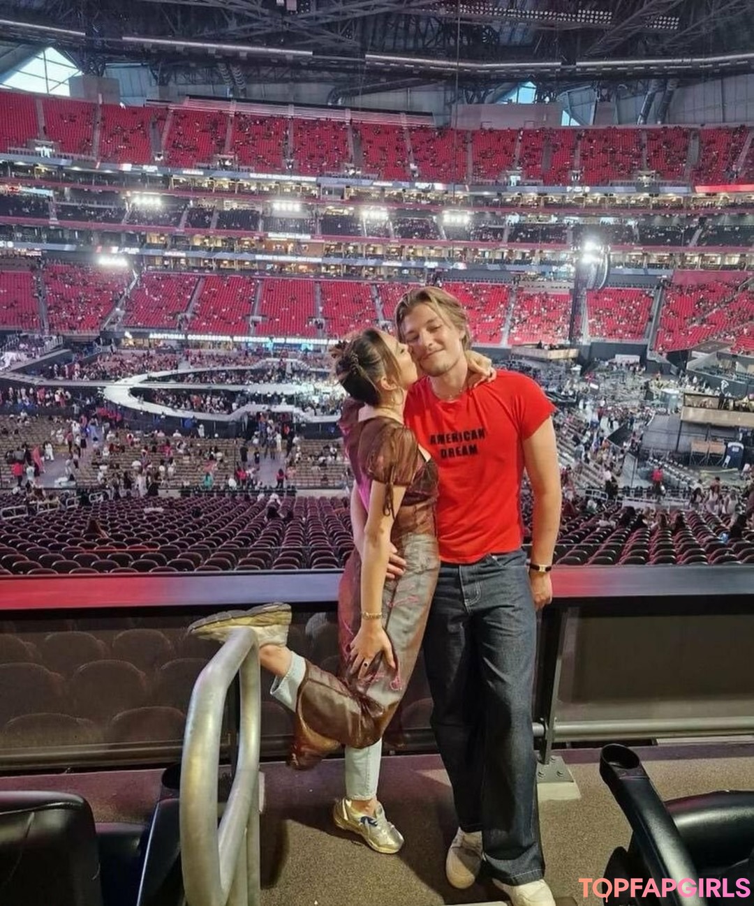 Nacktes geleaktes OnlyFans-Foto von Millie Bobby Brown #1293