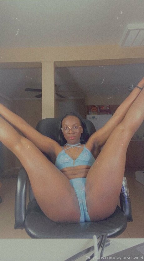 Nacktes geleaktes OnlyFans-Foto von Itstaylorofficial