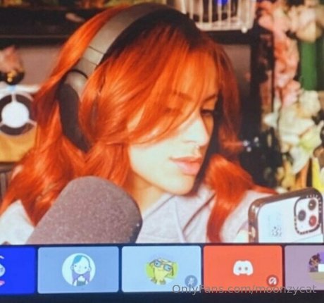 Moonzycat