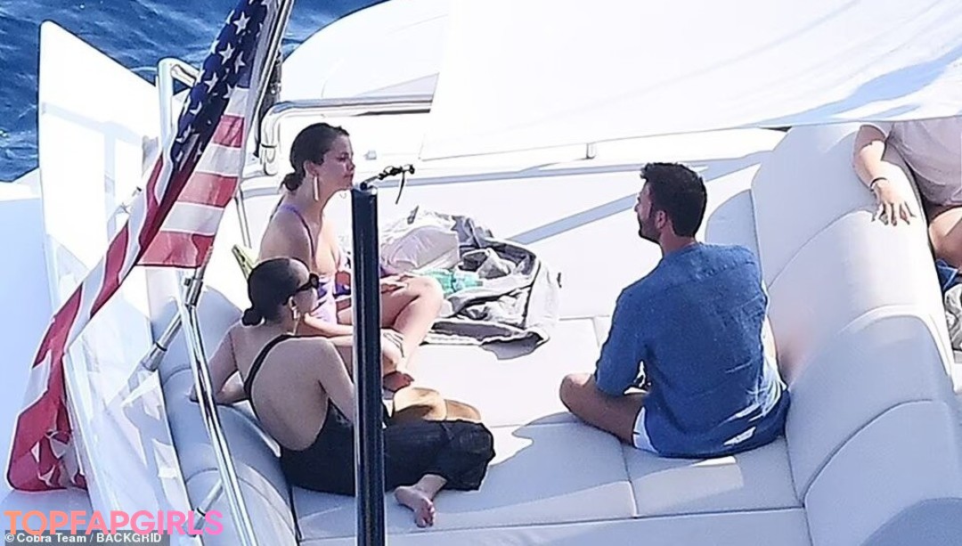 Nacktes geleaktes OnlyFans-Foto von Selena Gomez #1229