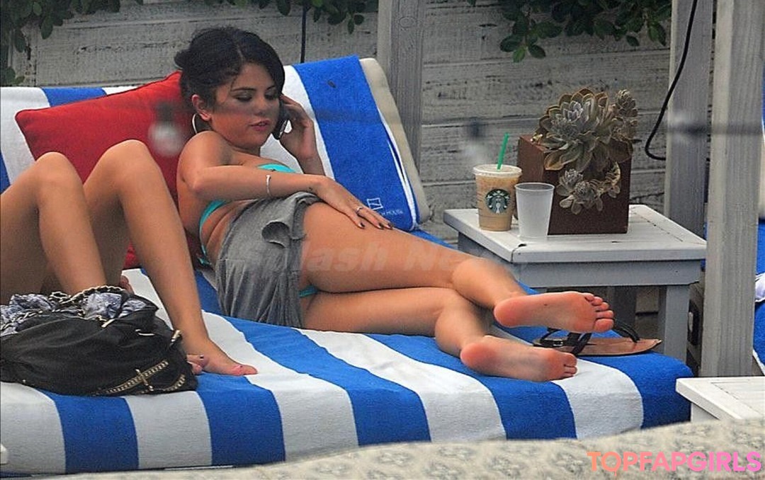 Nacktes geleaktes OnlyFans-Foto von Selena Gomez #1303