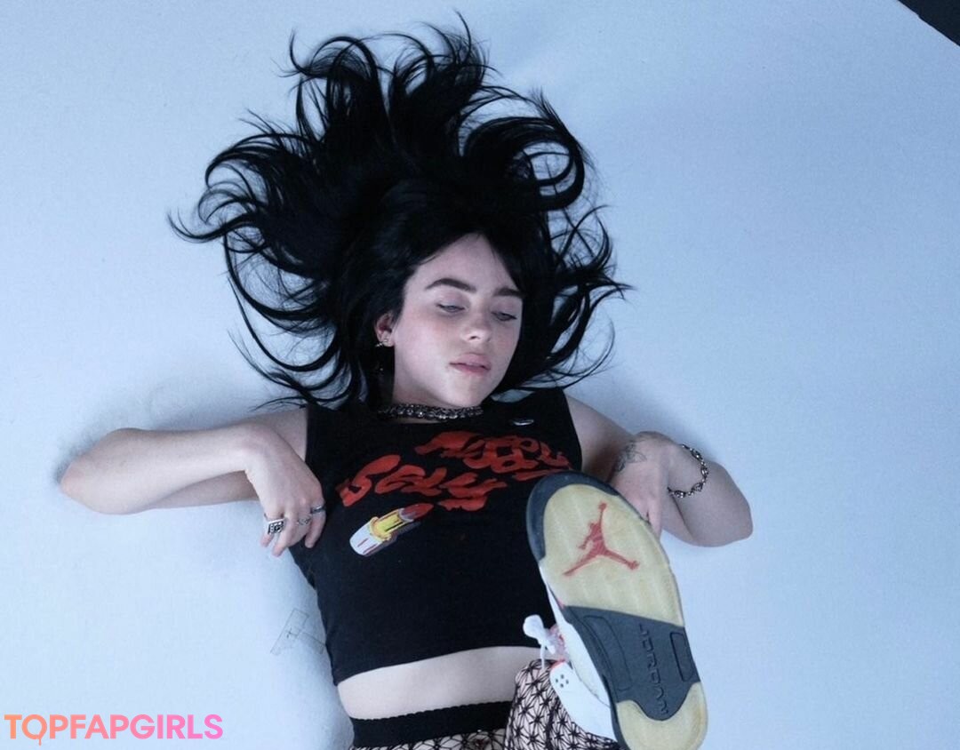 Nacktes geleaktes OnlyFans-Foto von Billie Eilish #1343