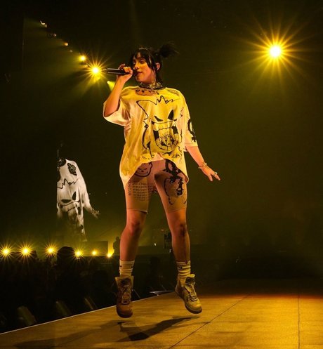Nacktes geleaktes OnlyFans-Foto von Billie Eilish