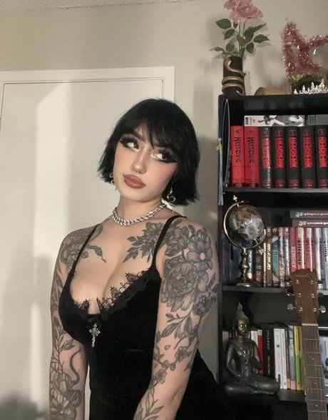 Nacktes geleaktes OnlyFans-Foto von Redroomromance