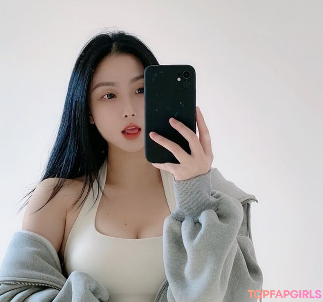 Nacktes geleaktes OnlyFans-Foto von Qiaoniutt #1950