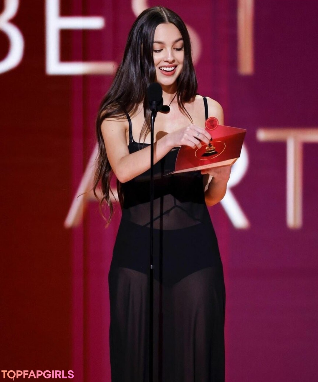 Nacktes geleaktes OnlyFans-Foto von Olivia Rodrigo #1034