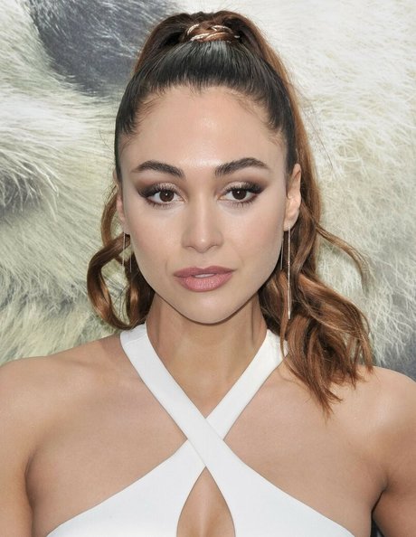 Lindsey Morgan