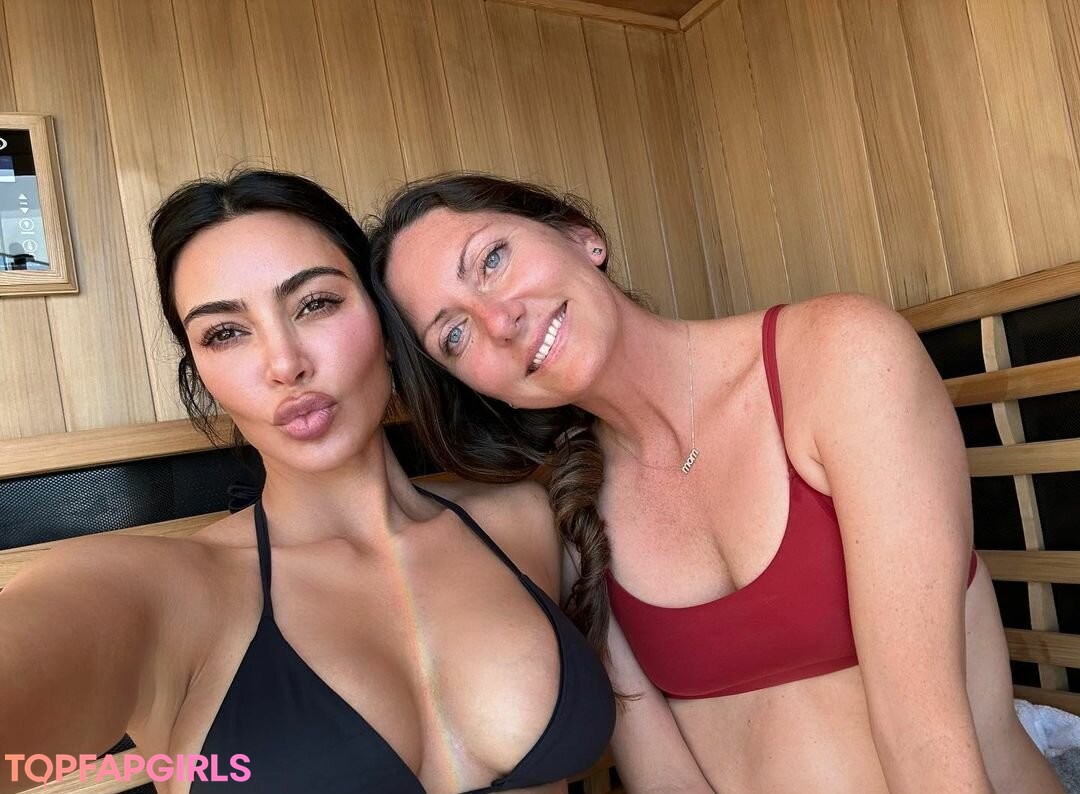 Nacktes geleaktes OnlyFans-Foto von Kim Kardashian #1268