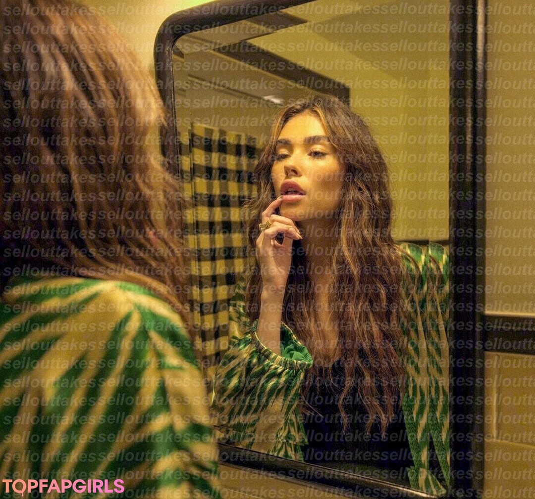 Nacktes geleaktes OnlyFans-Foto von Madison Beer #1177