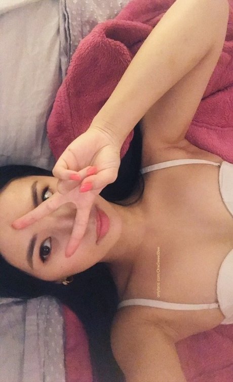 Nacktes geleaktes OnlyFans-Foto von Onesweetbee