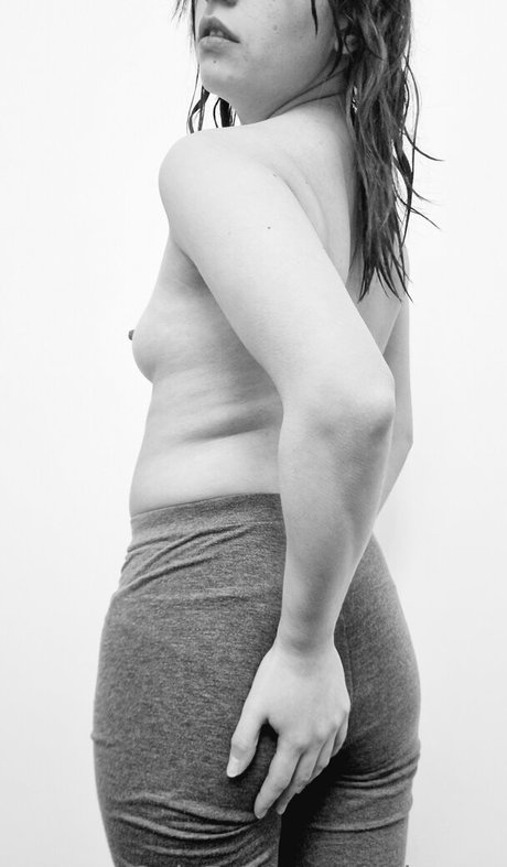 Nacktes geleaktes OnlyFans-Foto von Asiagum