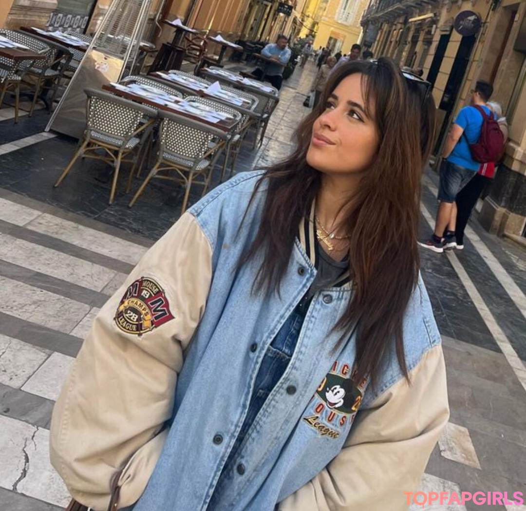 Nacktes geleaktes OnlyFans-Foto von Camila Cabello #1199