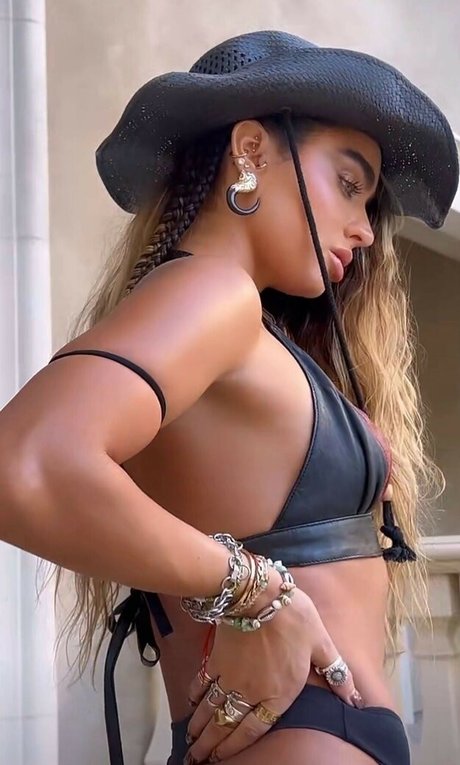Sommer Ray