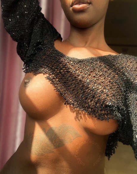Nacktes geleaktes OnlyFans-Foto von Aurorastaar