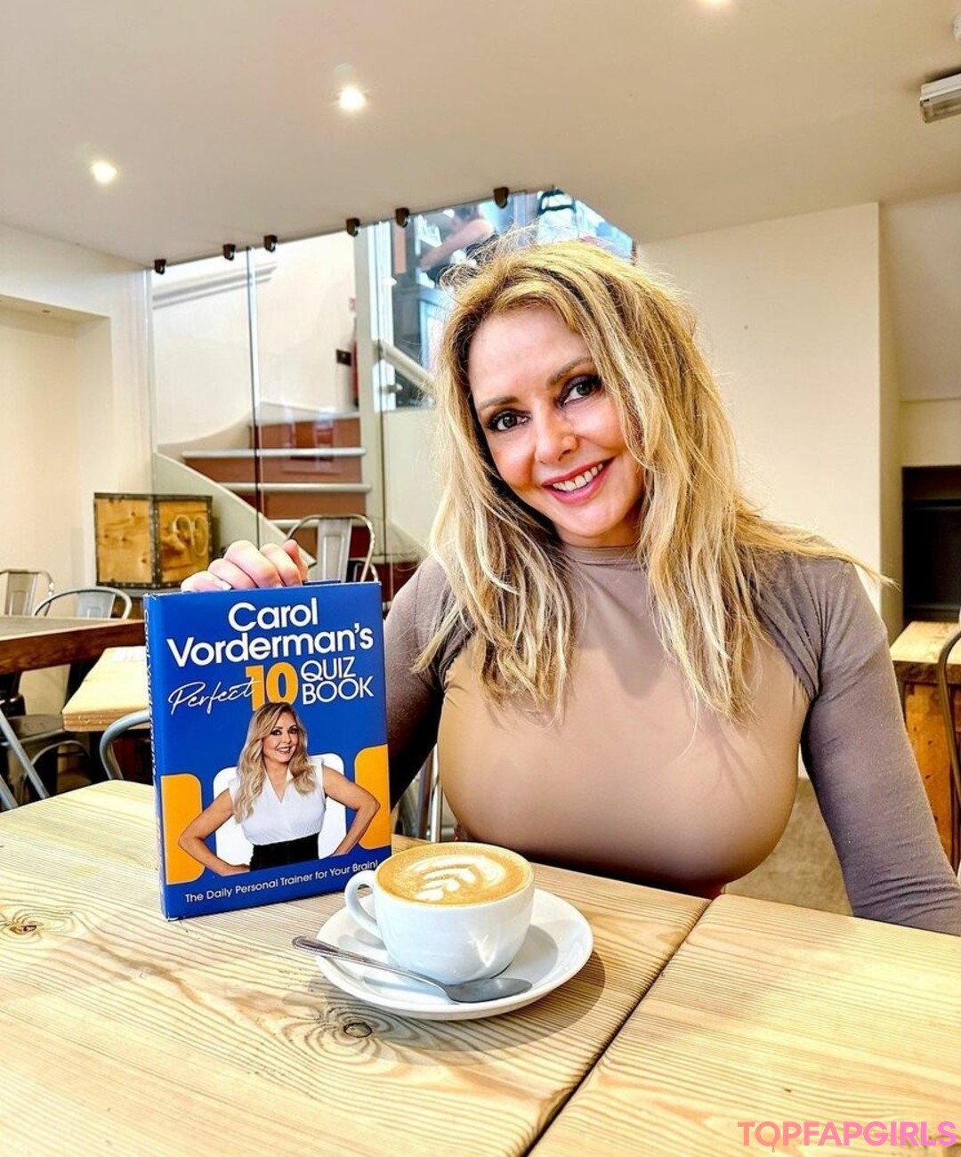 Nacktes geleaktes OnlyFans-Foto von Carol Vorderman #1130