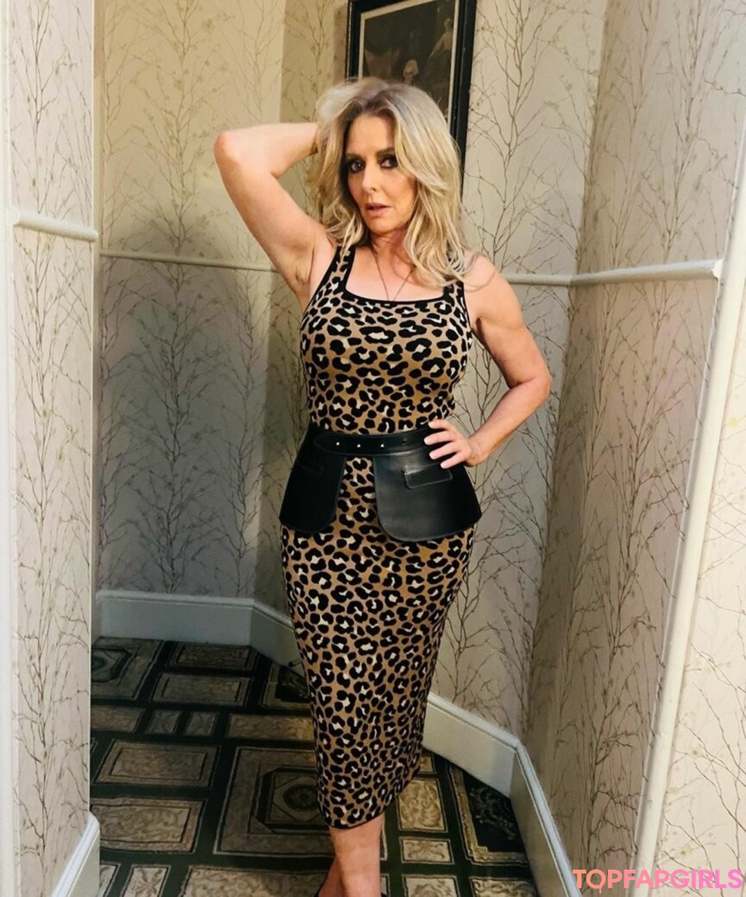 Nacktes geleaktes OnlyFans-Foto von Carol Vorderman #1203