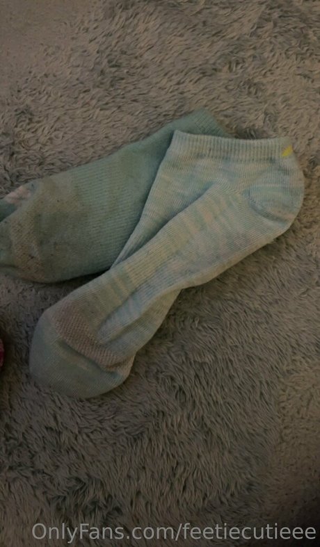 Nacktes geleaktes OnlyFans-Foto von Feetiecutieee
