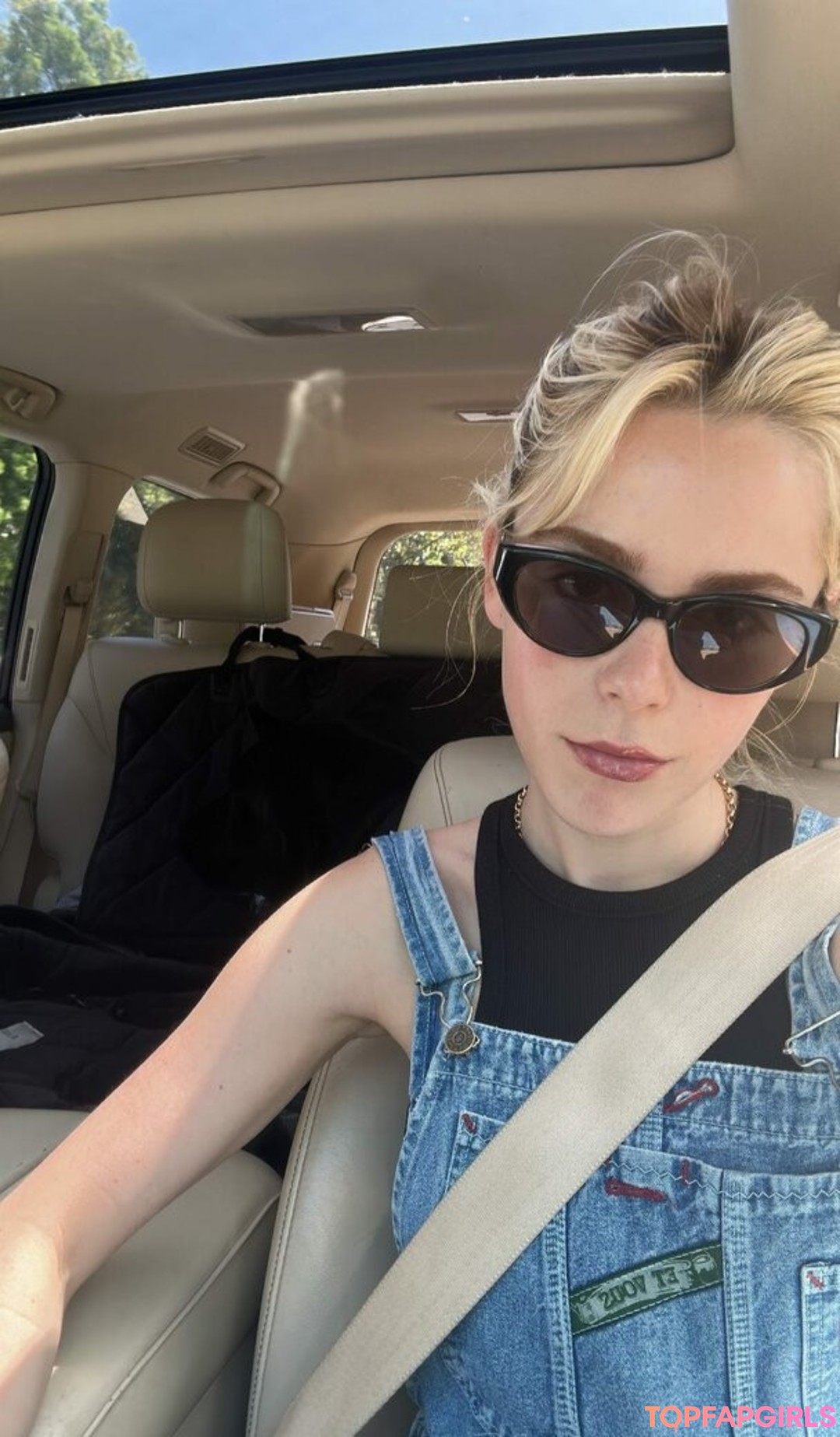 Nacktes geleaktes OnlyFans-Foto von Kiernan Shipka #1192