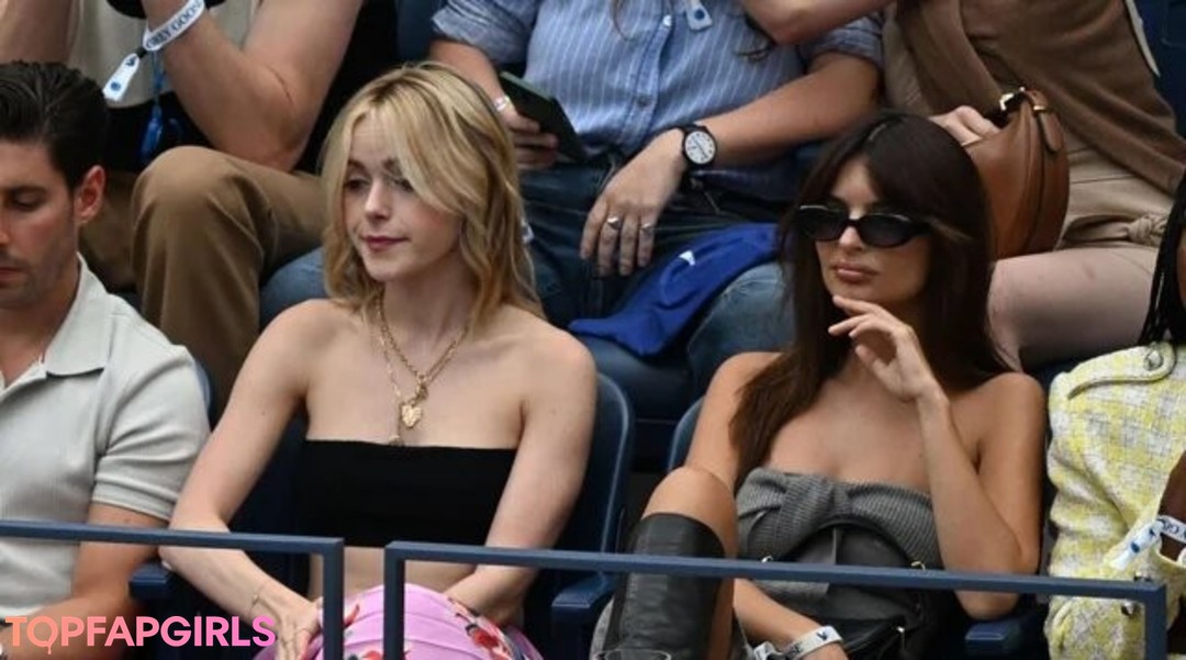 Nacktes geleaktes OnlyFans-Foto von Kiernan Shipka #1571