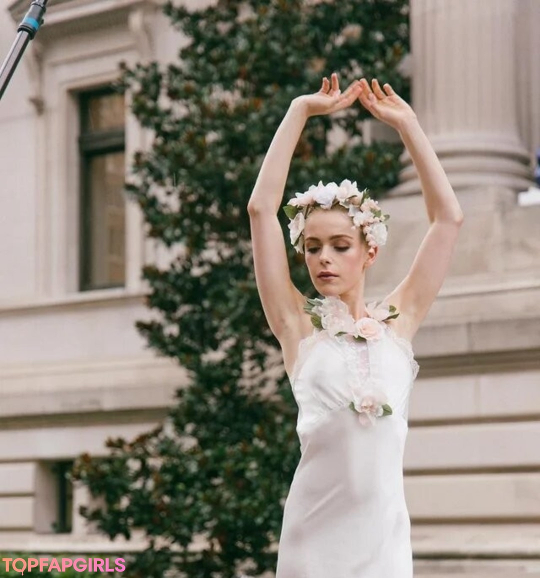 Nacktes geleaktes OnlyFans-Foto von Kiernan Shipka #1622