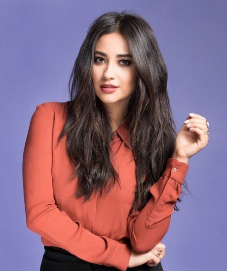 Shay Mitchell