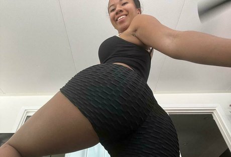 Nacktes geleaktes OnlyFans-Foto von Ameenagreen